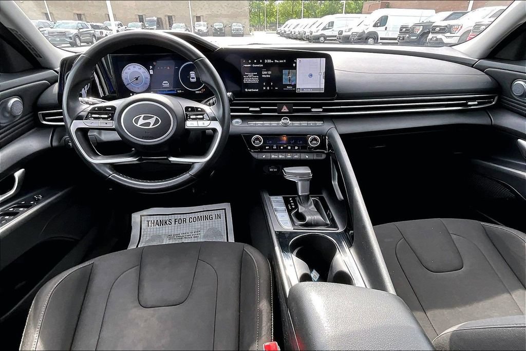 Used 2025 Hyundai Elantra SEL FWD image 14