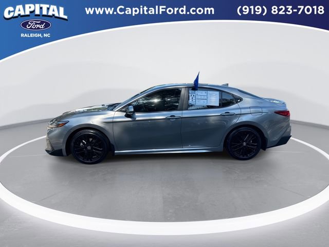 Used 2025 Toyota Camry SE FWD image 5
