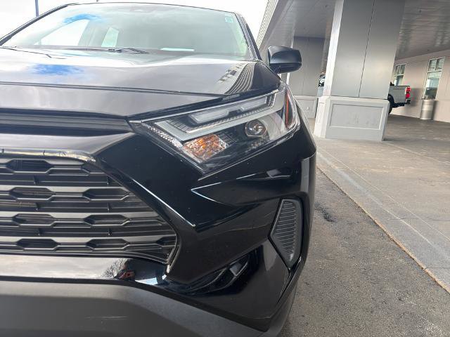 Used 2025 Toyota RAV4 LE image 8