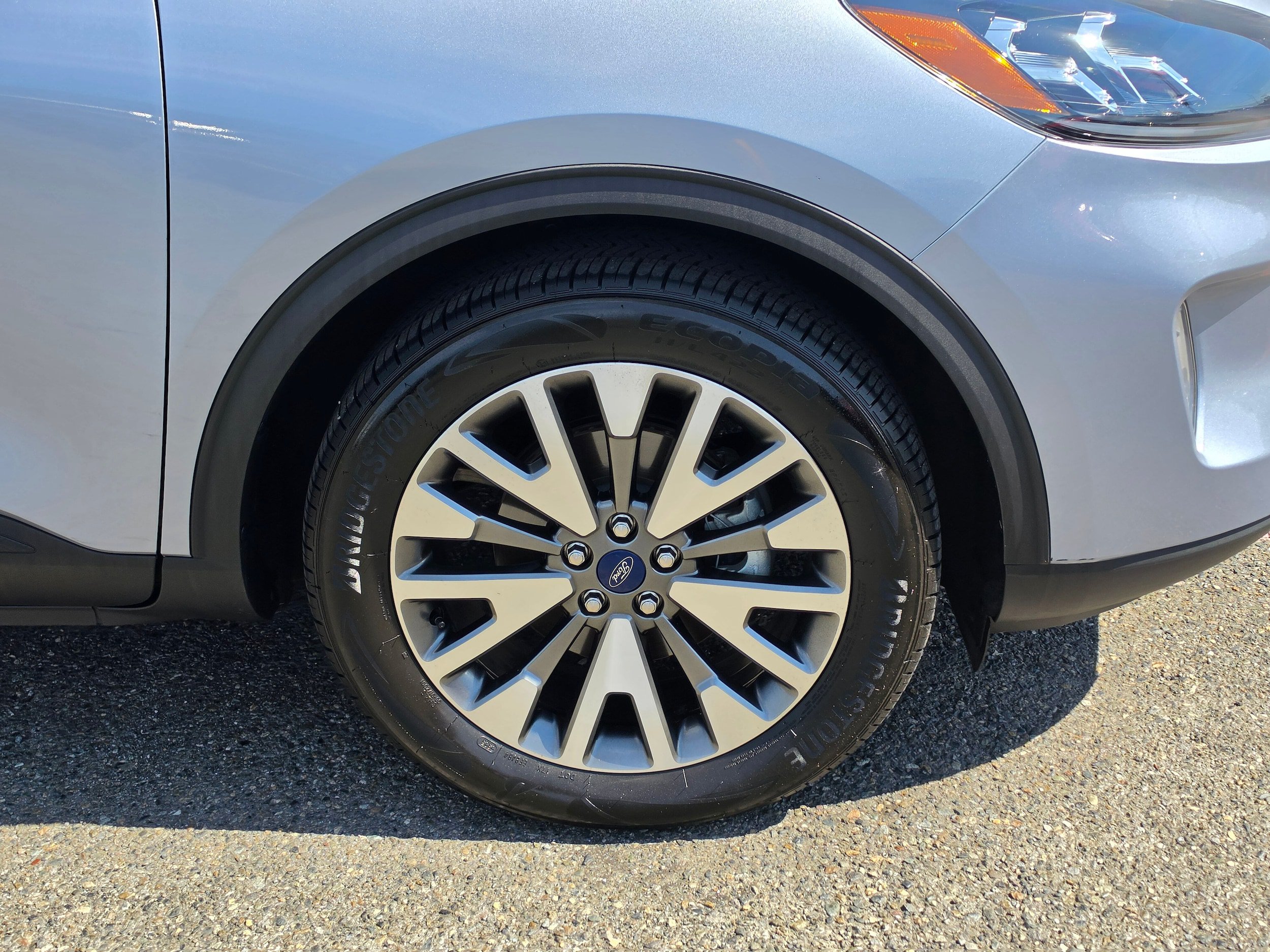 Certified 2022 Ford Escape Titanium AWD/4WD image 9