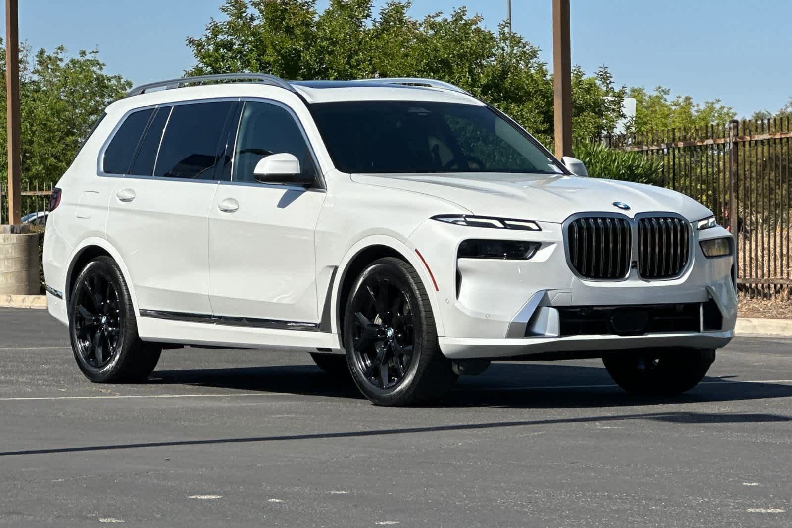 Used 2023 BMW X7 xDrive40i w/ Premium Package image 7