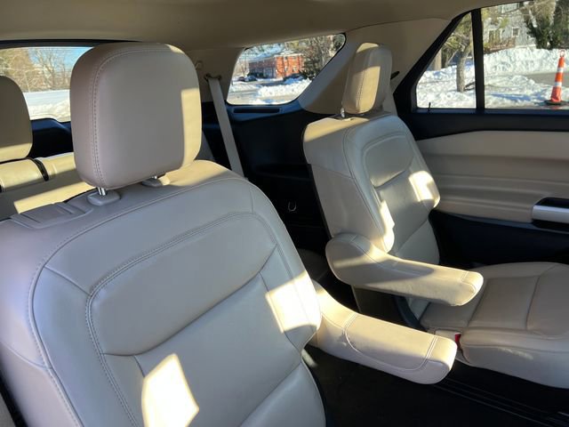 Certified 2022 Ford Explorer XLT w/ Equipment Group 202A image 31