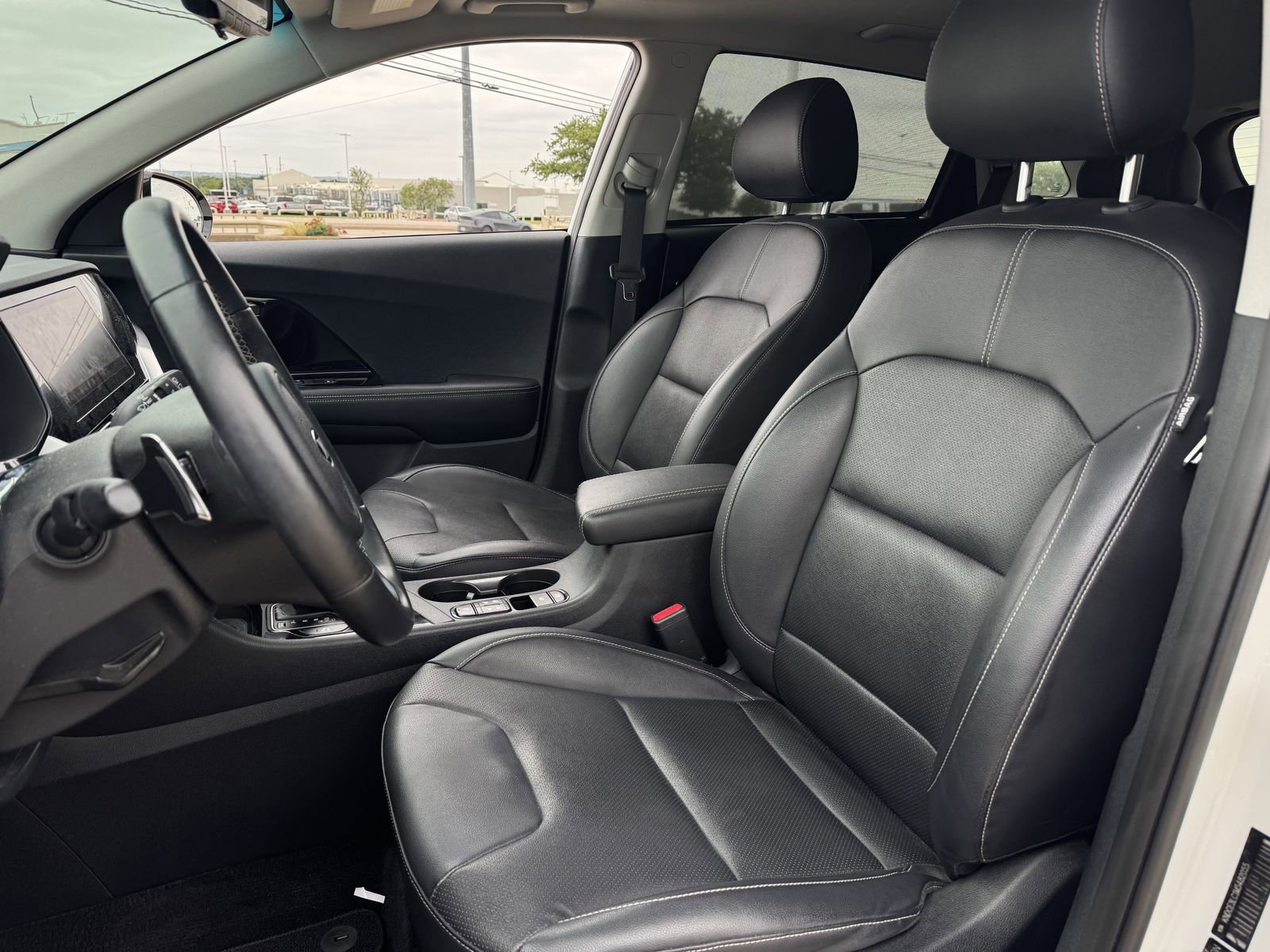 Used 2021 Kia Niro EX Premium FWD image 26