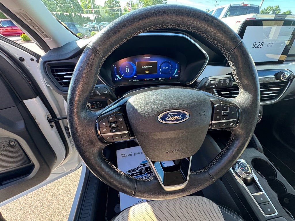 Certified 2021 Ford Escape Titanium w/ Titanium Elite Package AWD/4WD image 35