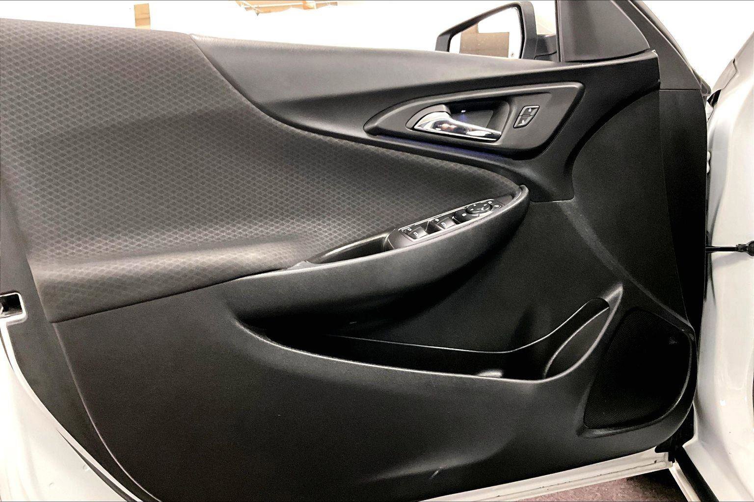 Used 2017 Chevrolet Malibu LT image 22