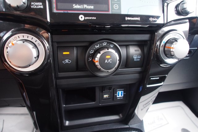 Used 2021 Toyota 4Runner TRD Off-Road Premium w/ Moonroof Package AWD/4WD image 28