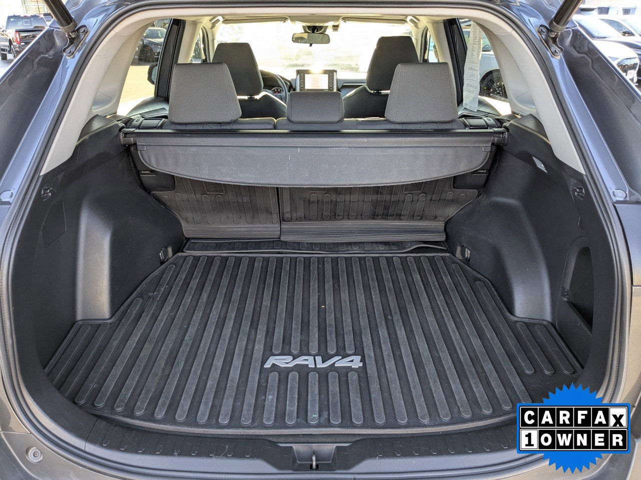 Used 2021 Toyota RAV4 XLE image 13