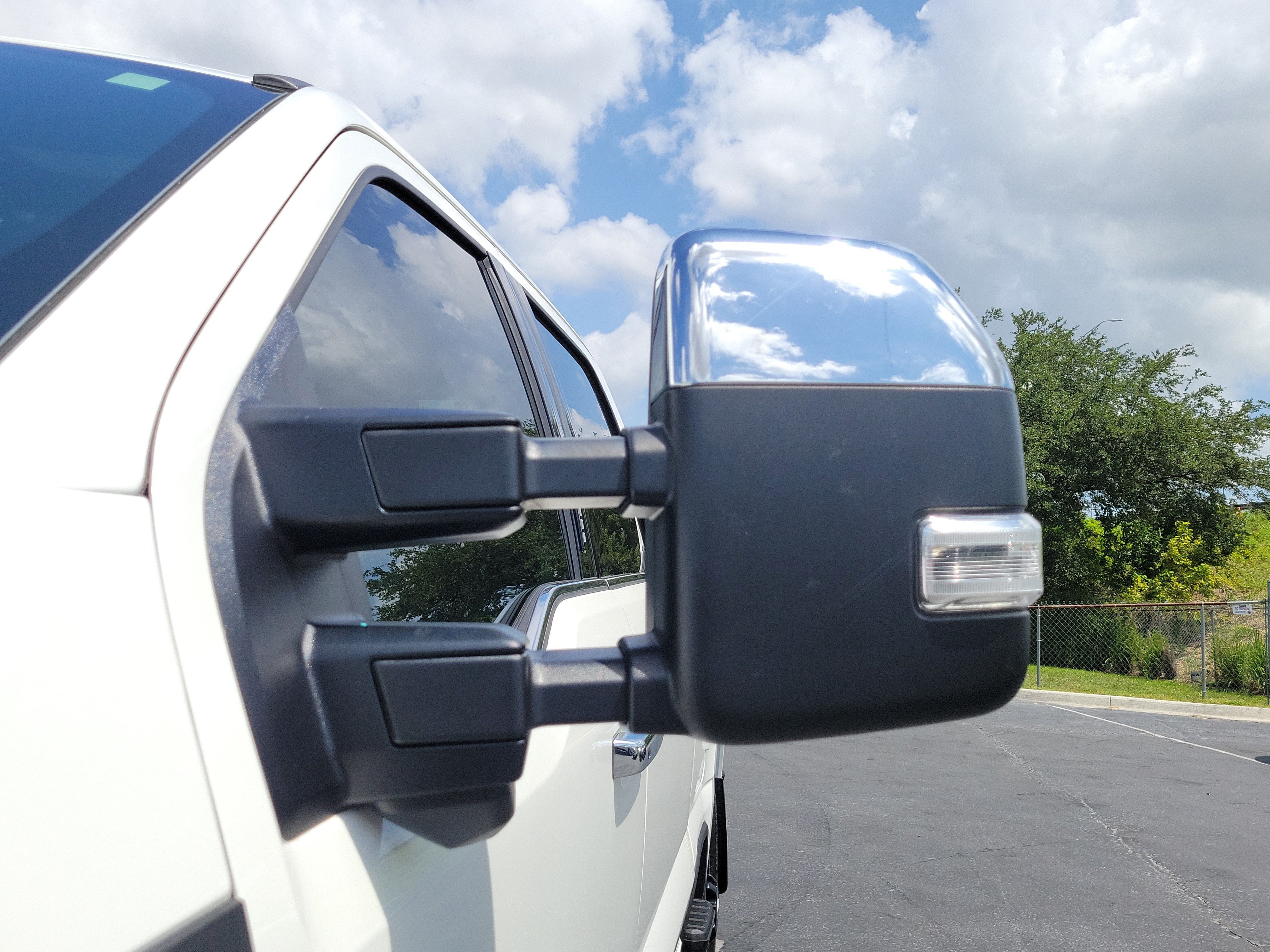 Certified 2024 Ford F250 Platinum w/ FX4 Off-Road Package AWD/4WD image 4