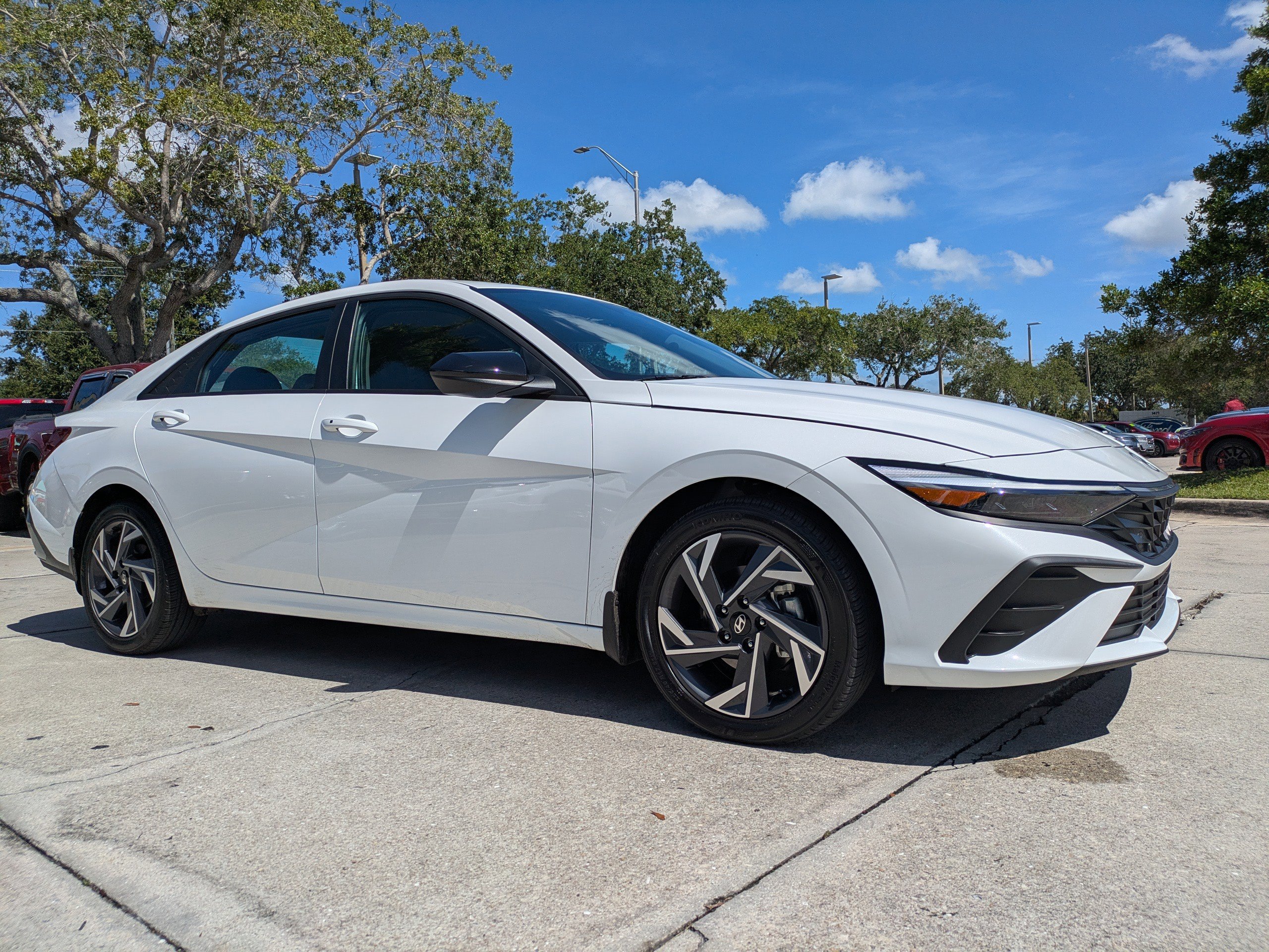 Used 2025 Hyundai Elantra Sport FWD image 20