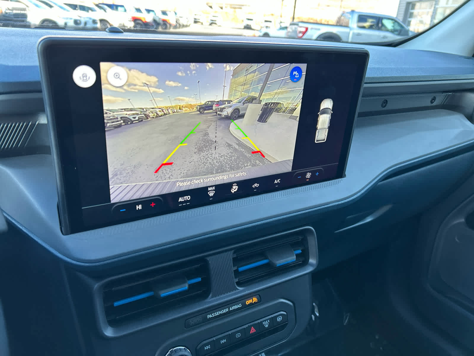 Certified 2025 Ford Maverick Lobo image 40