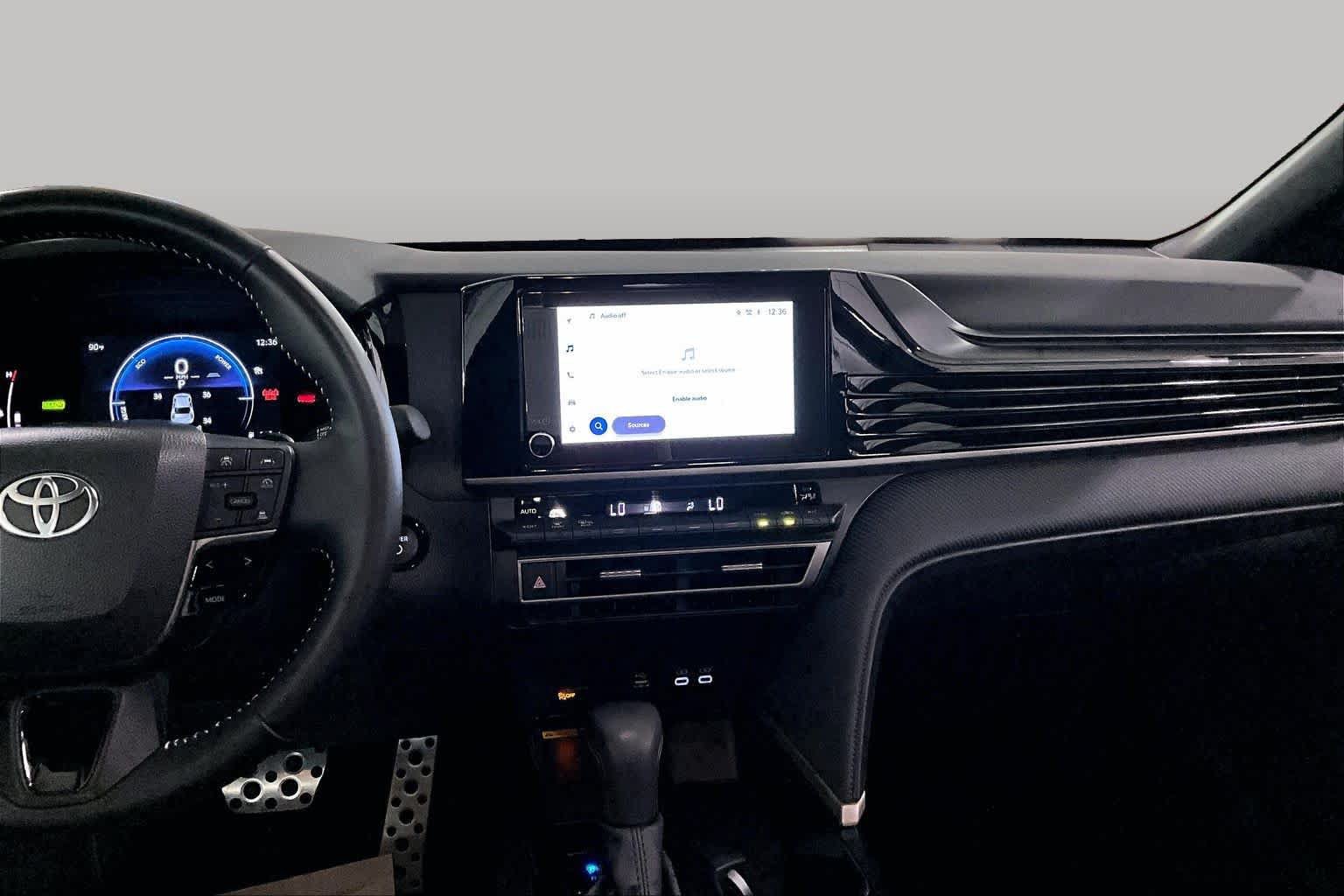 Used 2026 Toyota Camry SE FWD image 7