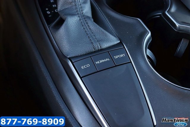 Used 2024 Toyota Camry SE image 19