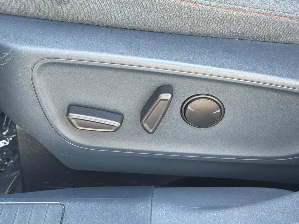 Certified 2024 Ford Maverick XLT w/ XLT Luxury Package image 21