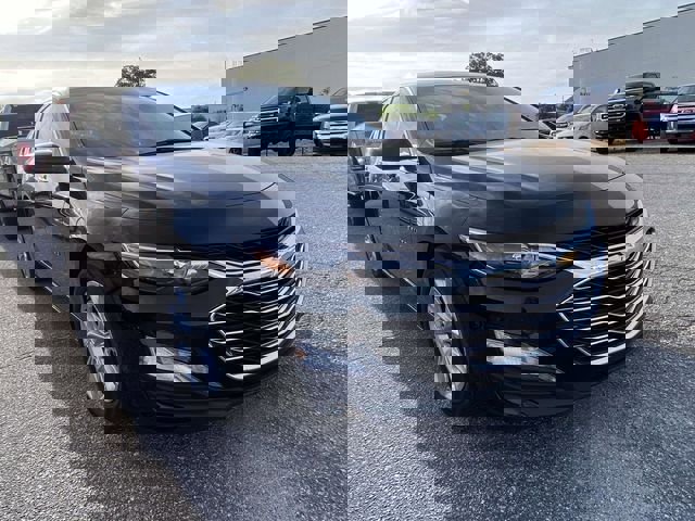 Used 2022 Chevrolet Malibu LT image 2