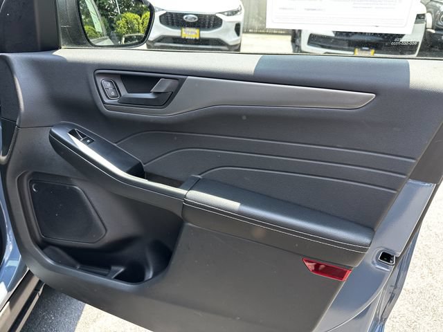 Certified 2023 Ford Escape Active AWD/4WD image 35