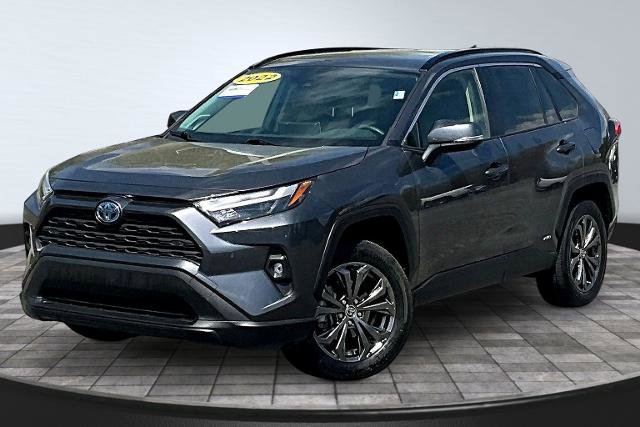 Used 2022 Toyota RAV4 XLE Premium AWD/4WD image 12