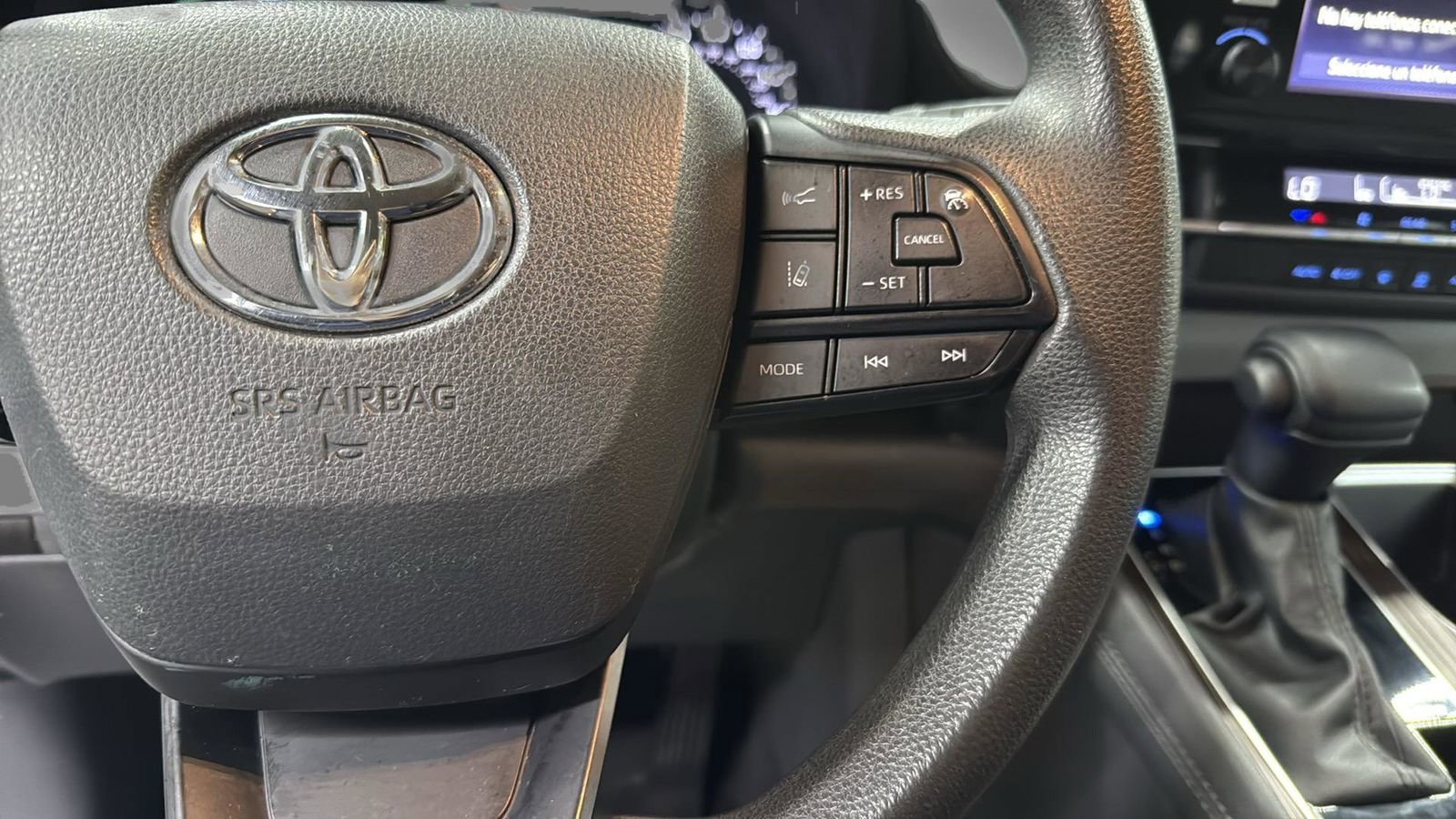 Used 2024 Toyota Sienna LE image 14