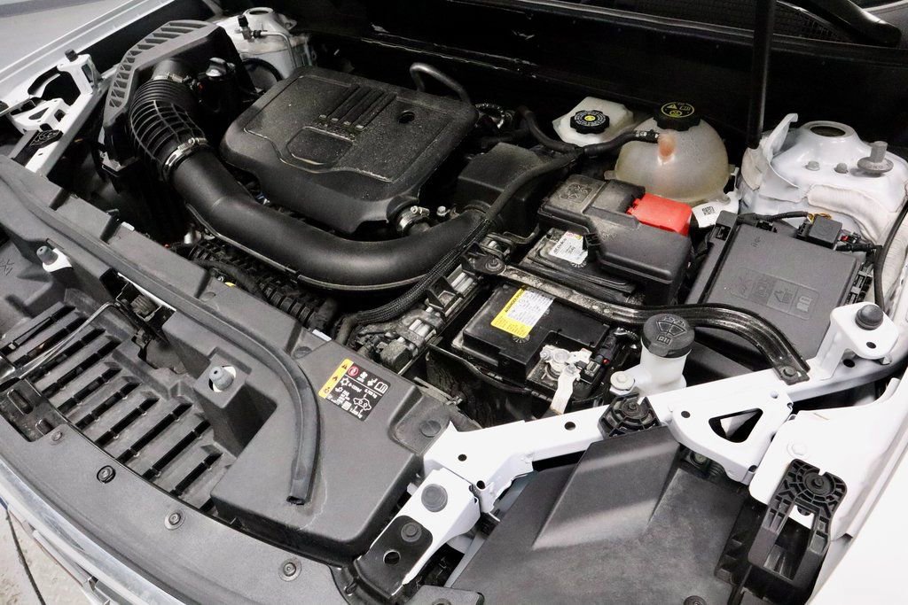 Used 2023 GMC Acadia SLE image 14