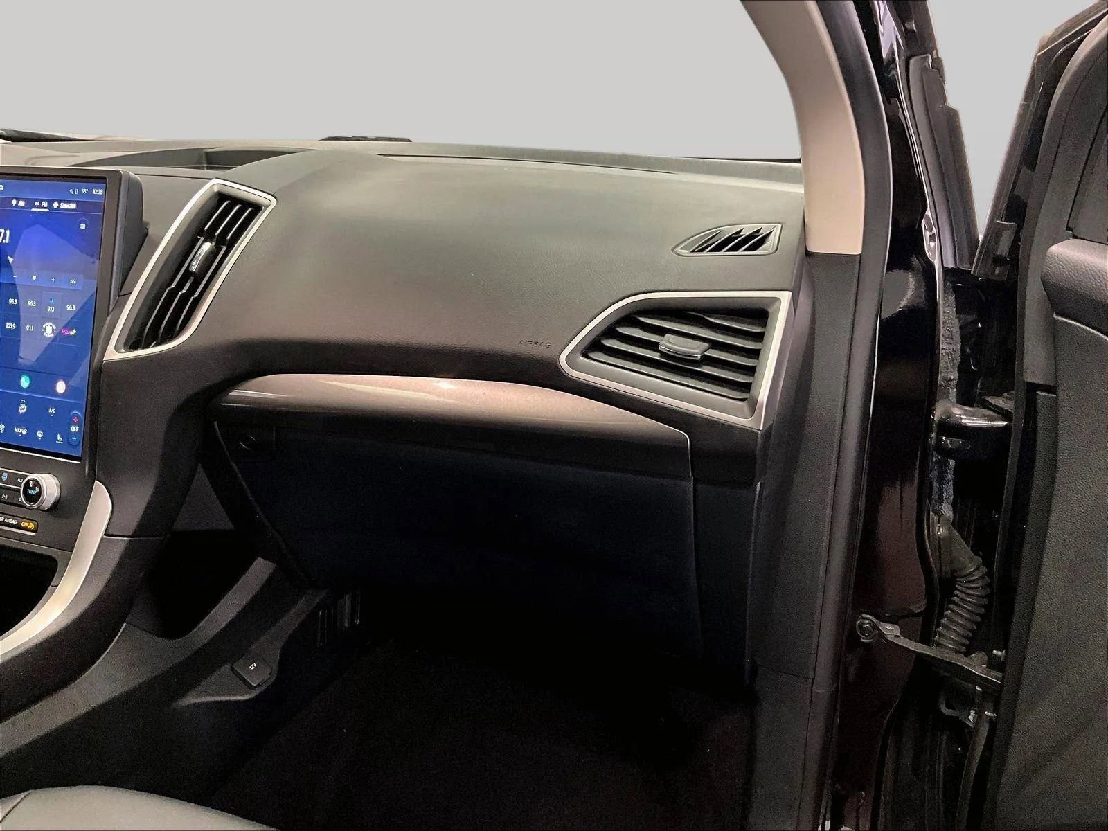 Certified 2023 Ford Edge SEL w/ Convenience Package image 15