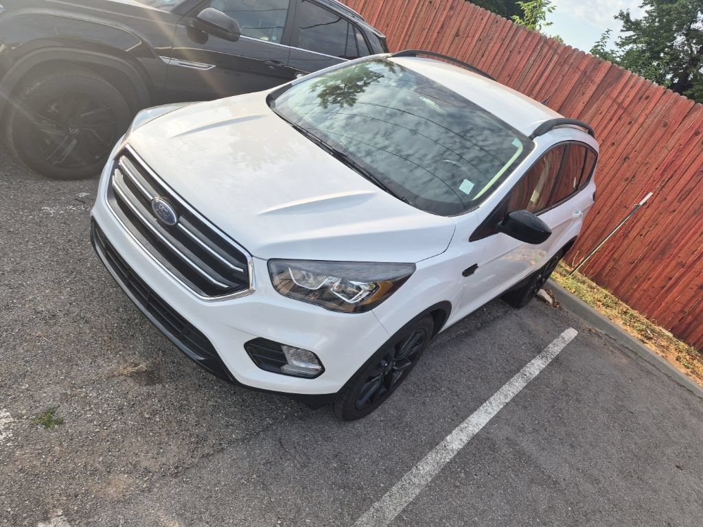 Certified 2019 Ford Escape SE FWD image 2