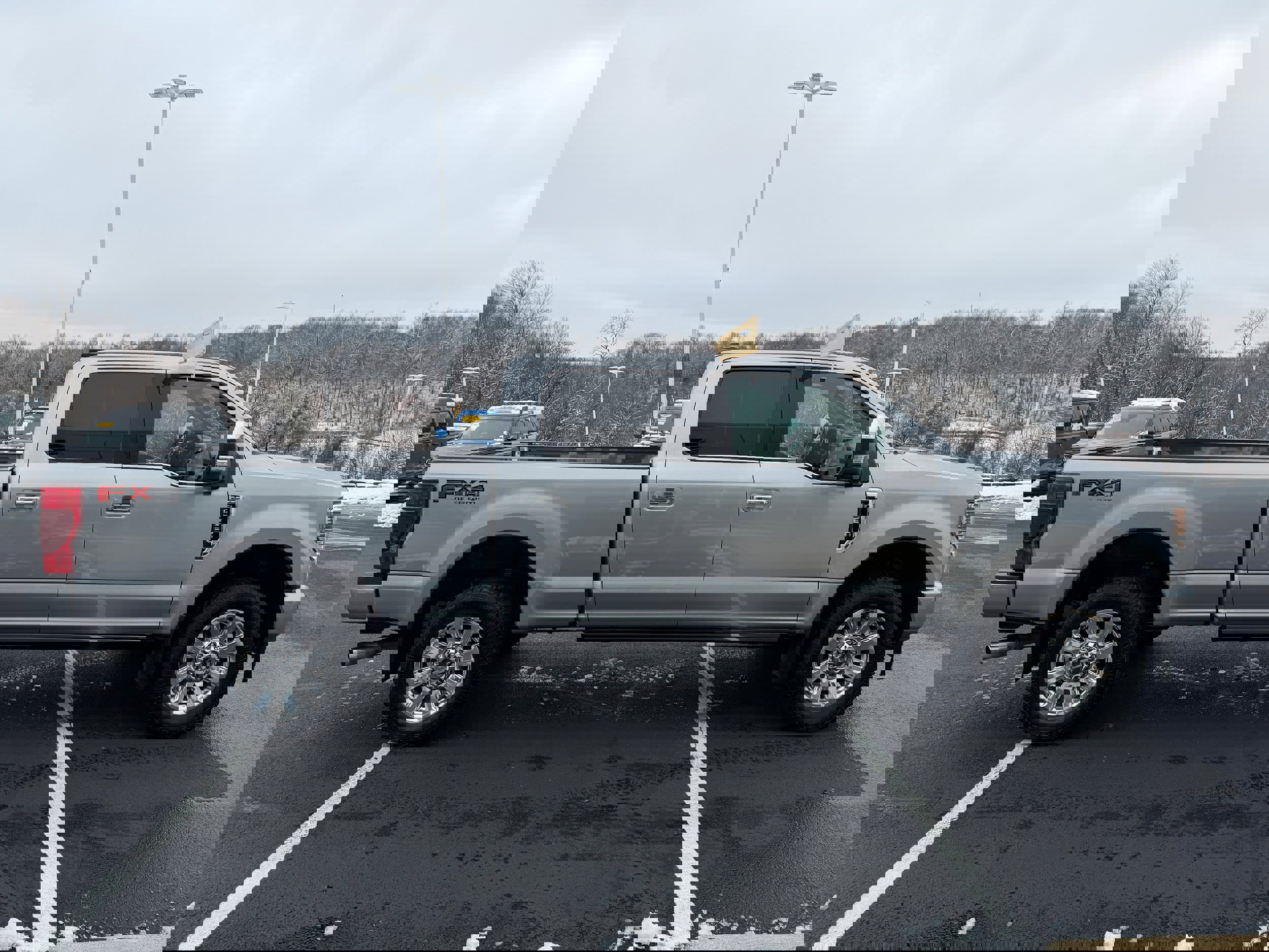 Certified 2021 Ford F250 Platinum w/ FX4 Off-Road Package image 5