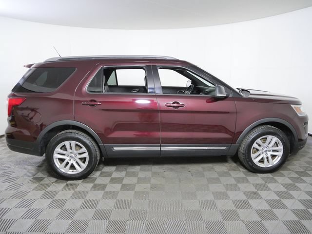 Certified 2018 Ford Explorer XLT w/ Equipment Group 202A AWD/4WD image 10