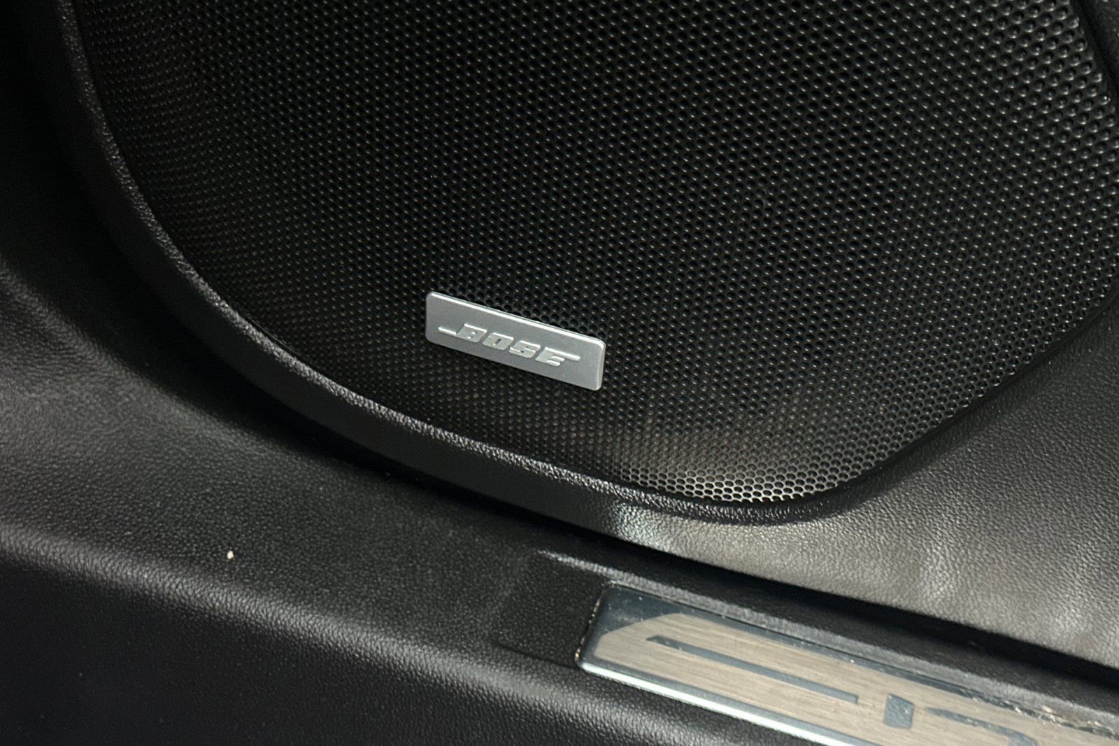 Used 2021 GMC Acadia Denali w/ Denali Technology Package image 21