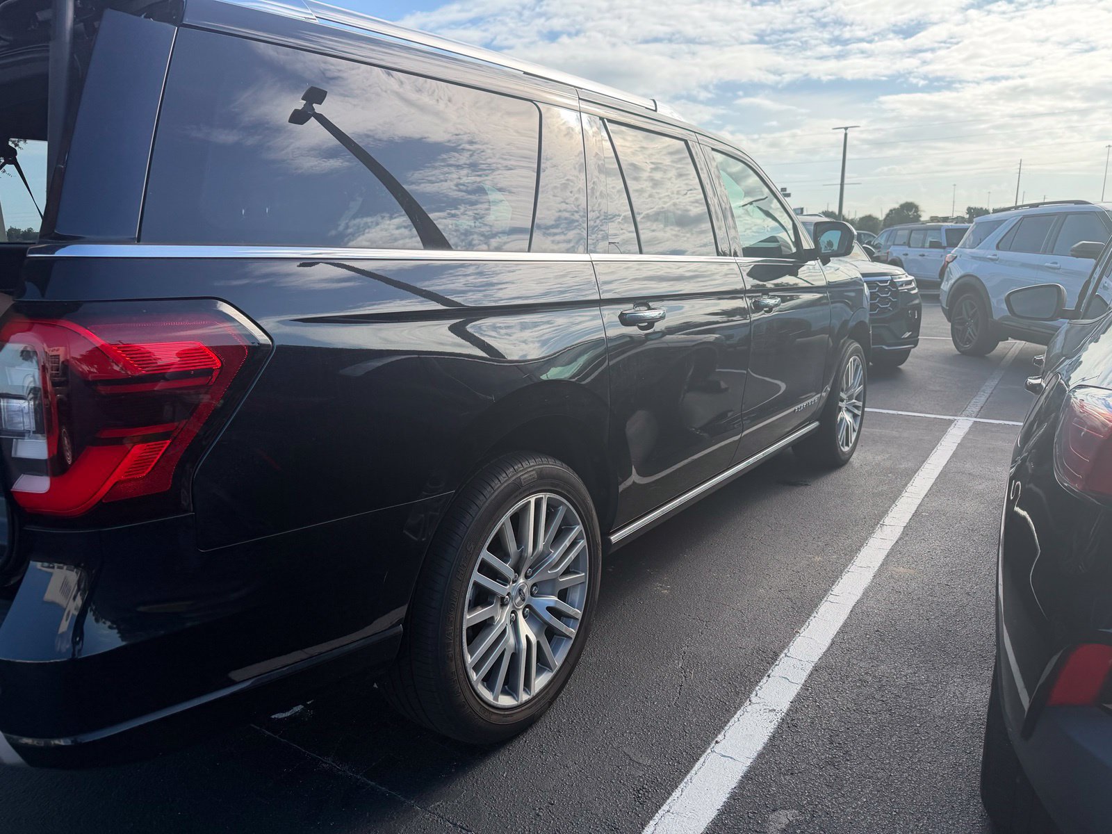 Certified 2023 Ford Expedition Max Platinum AWD/4WD image 4