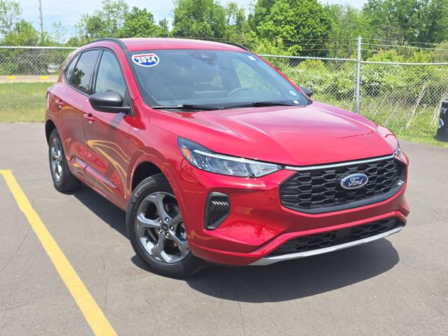 Certified 2024 Ford Escape ST-Line w/ Tech Pack #1 AWD/4WD image 1