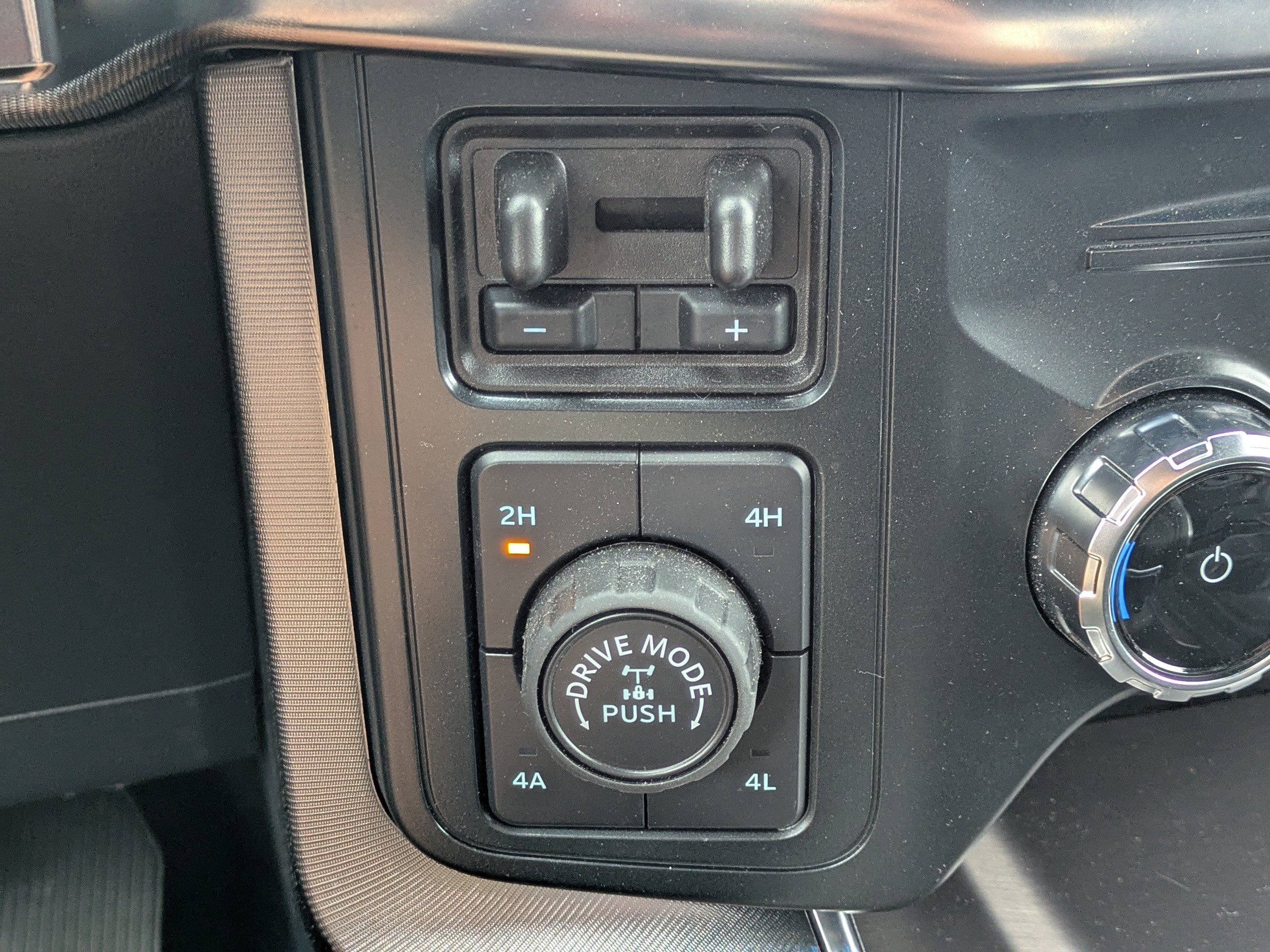Certified 2025 Ford F150 Platinum AWD/4WD image 26