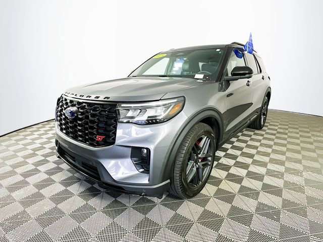 Certified 2025 Ford Explorer ST AWD/4WD image 6