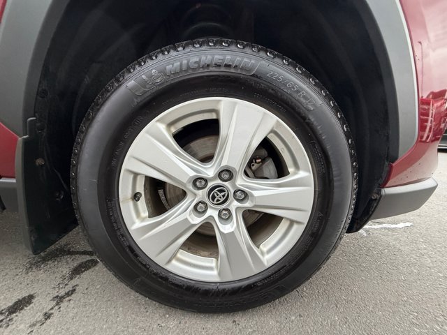 Used 2020 Toyota RAV4 LE w/ Carpet Mat Package AWD/4WD image 26