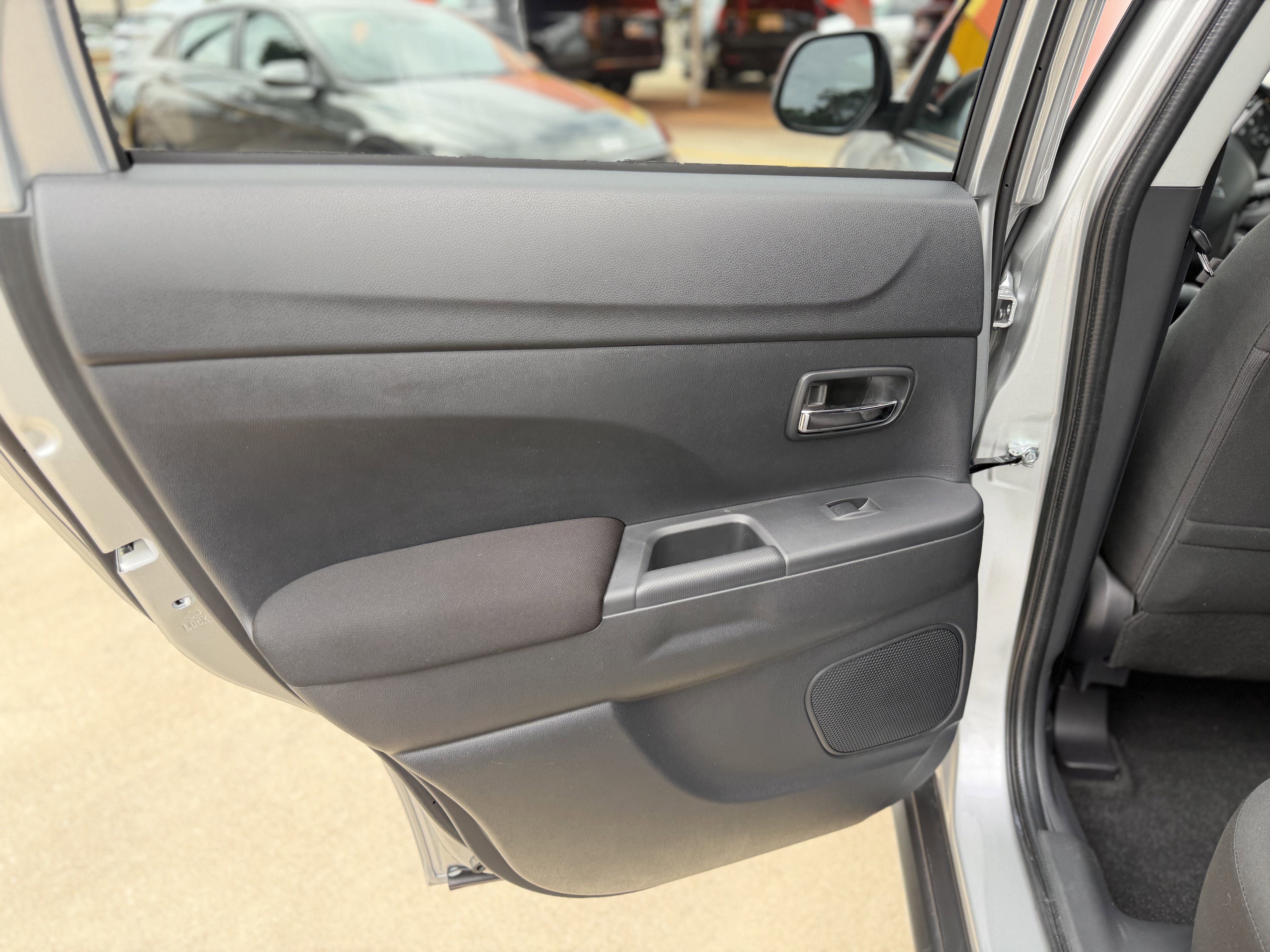 Used 2025 Mitsubishi Outlander Sport LE AWD/4WD image 13