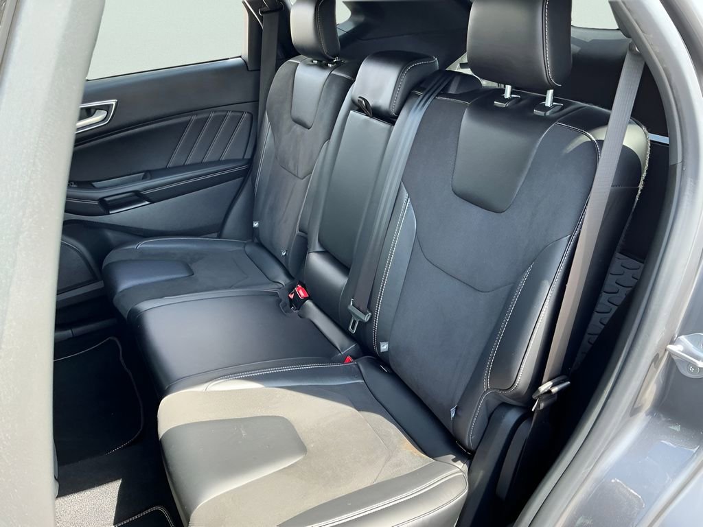 Certified 2022 Ford Edge ST image 32