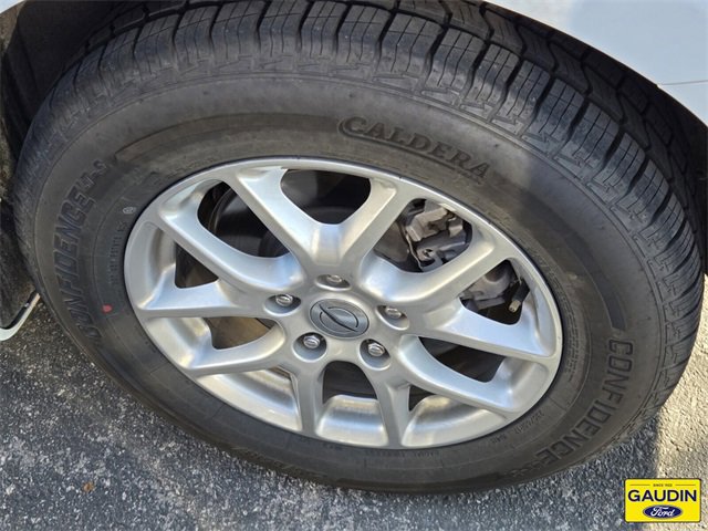 Used 2023 Chrysler Voyager LX image 4