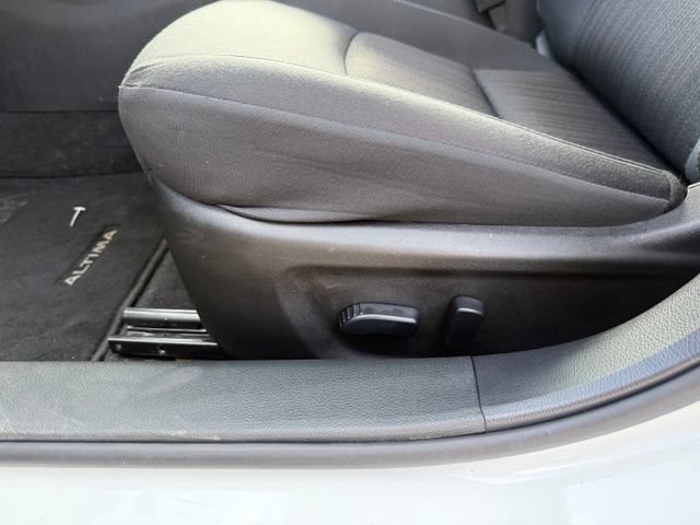 Used 2025 Nissan Altima 2.5 SV AWD/4WD image 10