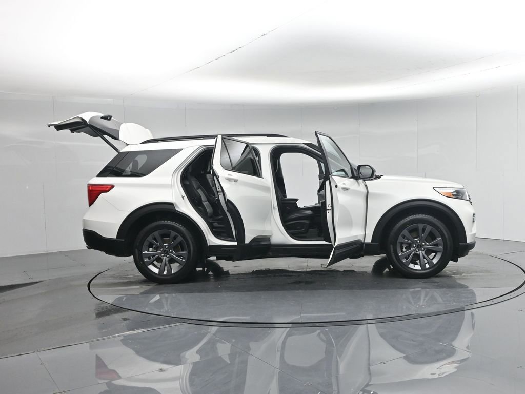 Certified 2023 Ford Explorer XLT w/ Equipment Group 202A image 34