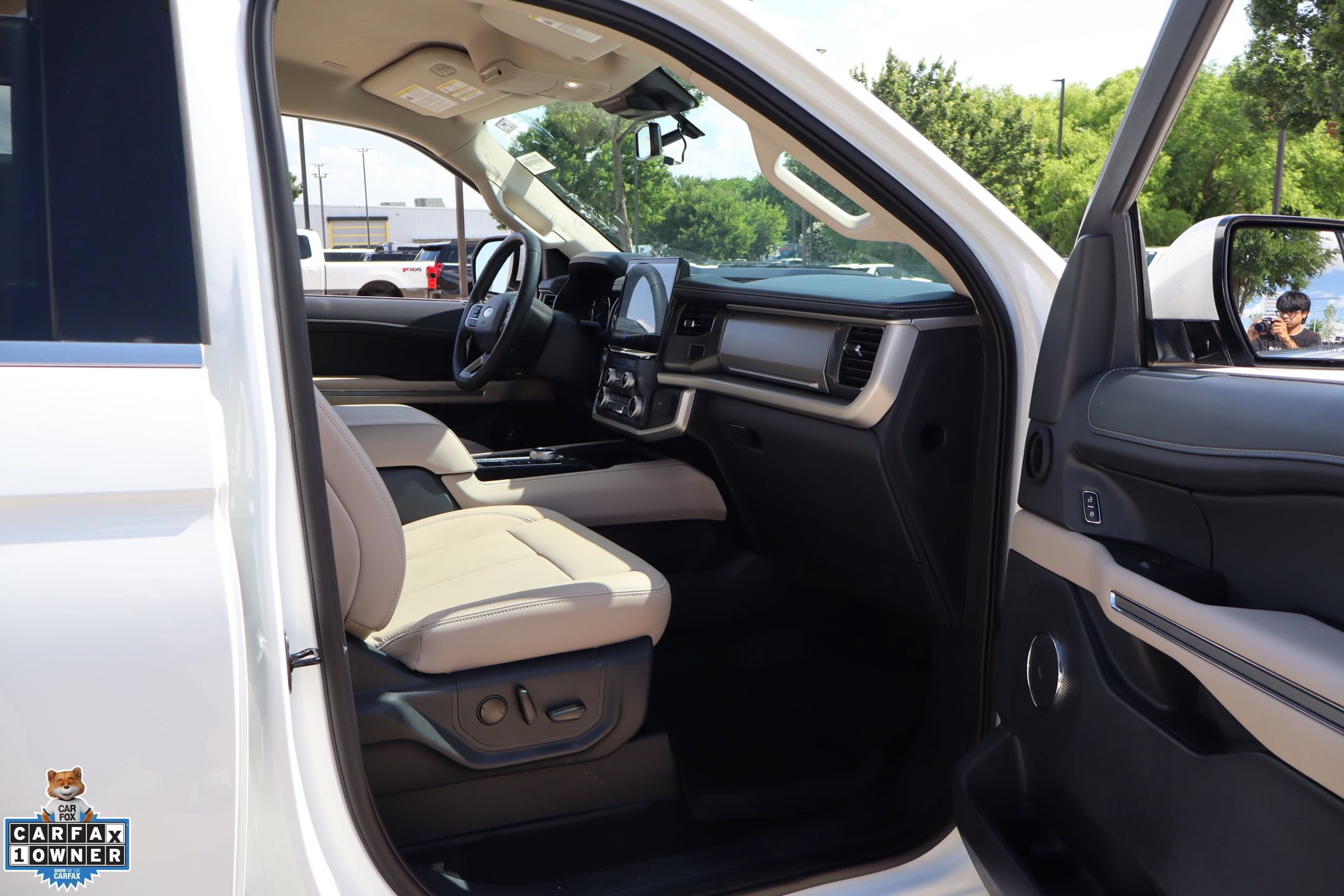 Certified 2024 Ford Expedition XLT RWD image 30