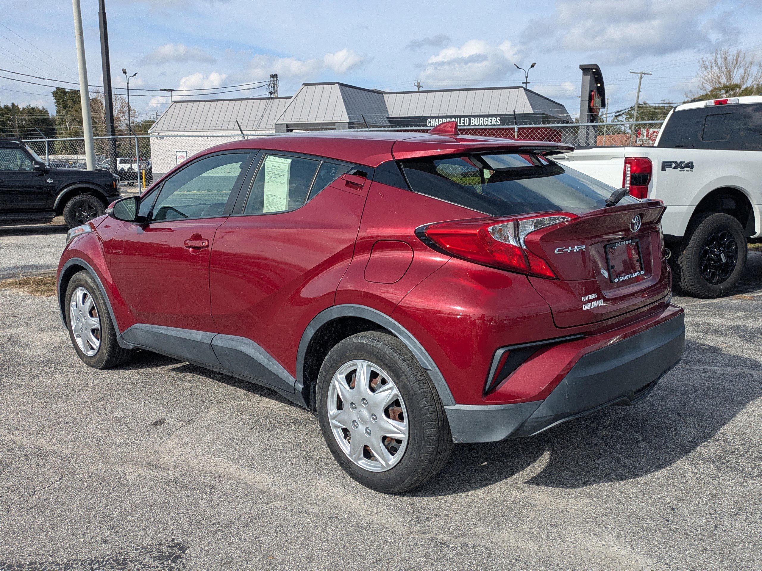 Used 2019 Toyota C-HR LE image 3