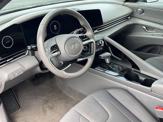 Used 2025 Hyundai Elantra SEL FWD image 9