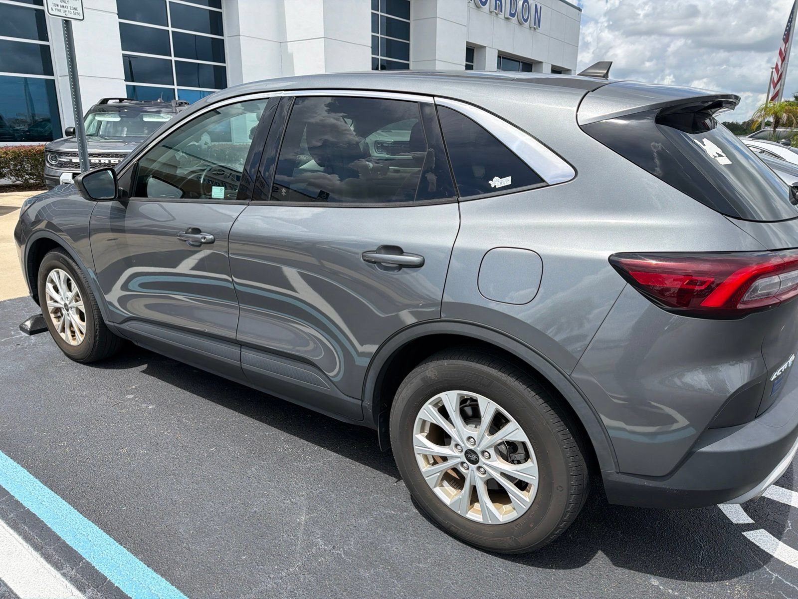 Certified 2023 Ford Escape Active FWD image 3