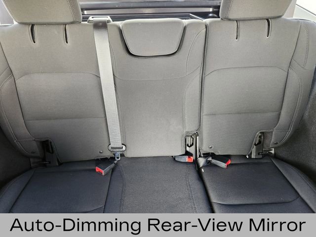 Used 2018 Jeep Wrangler Unlimited Sahara image 17