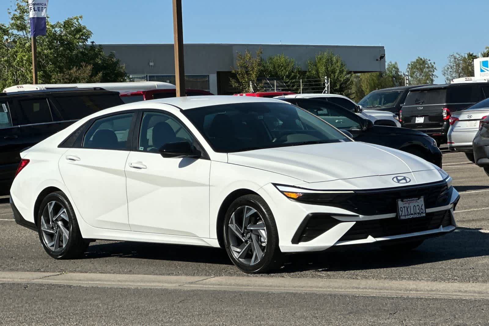 Used 2025 Hyundai Elantra Sport FWD image 9