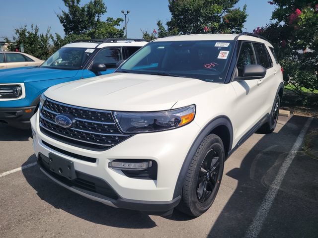 Certified 2021 Ford Explorer XLT w/ Equipment Group 202A AWD/4WD image 1
