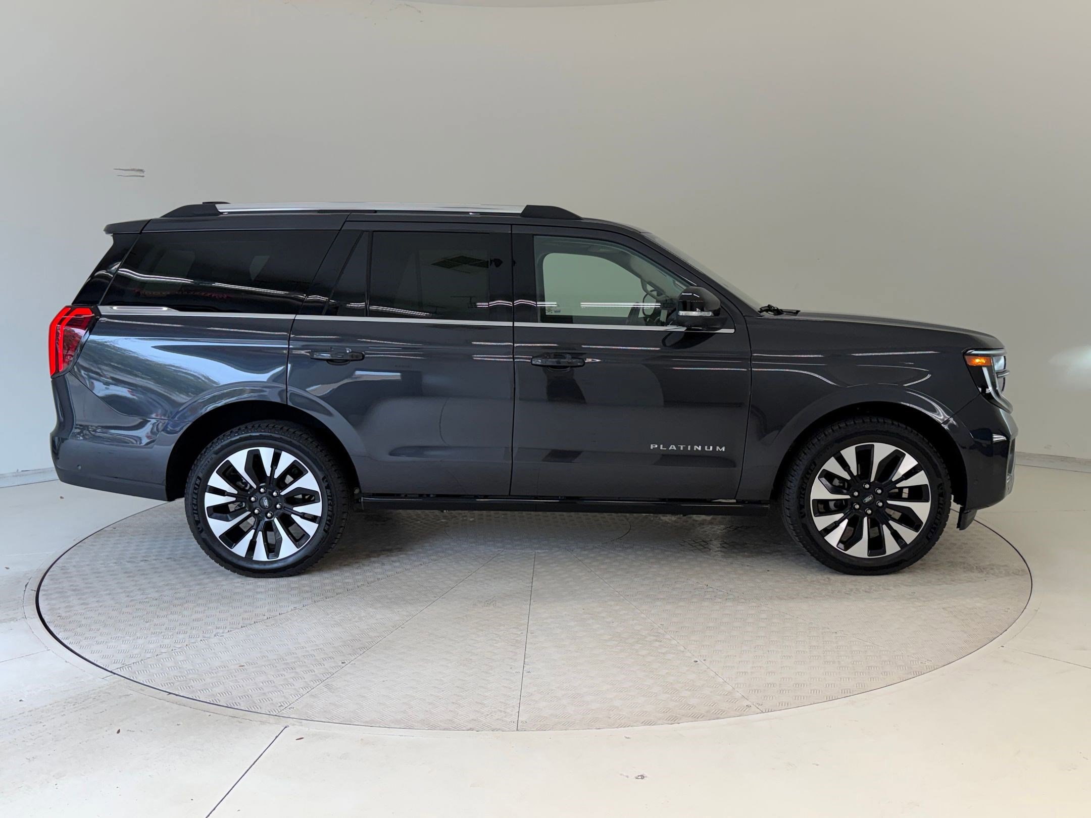 Certified 2025 Ford Expedition Platinum w/ Driver's Package image 7