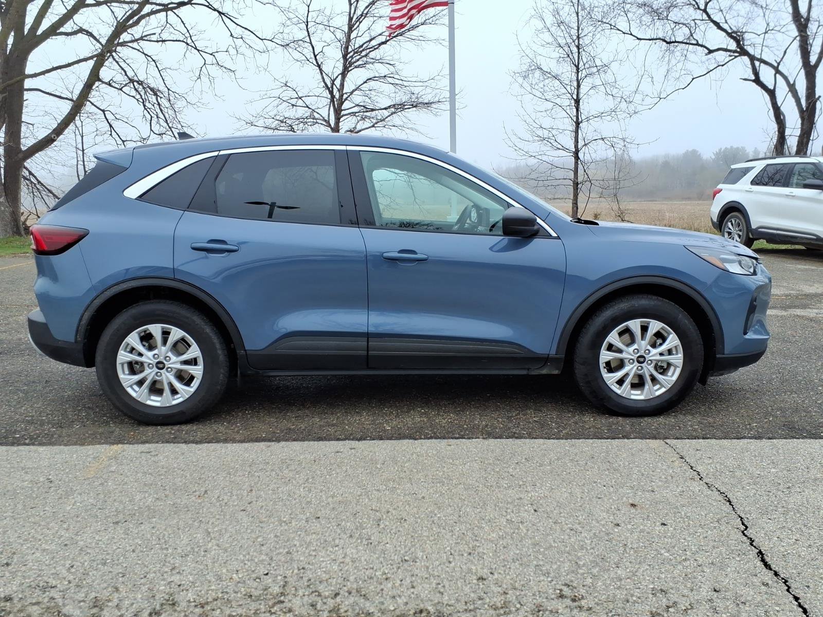 Certified 2023 Ford Escape Active AWD/4WD image 9