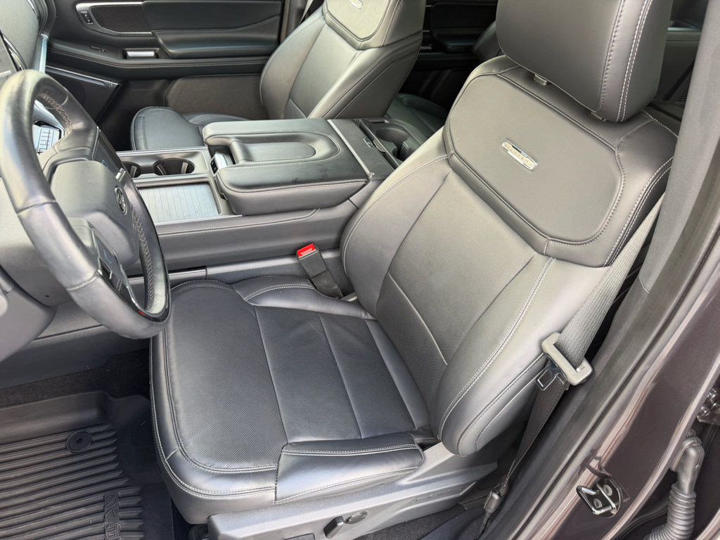 Certified 2025 Ford Expedition Platinum w/ Stealth Performance Package AWD/4WD image 18