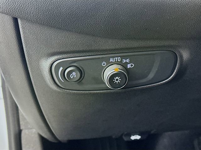 Used 2022 Chevrolet Equinox RS w/ RS Leather Package image 17