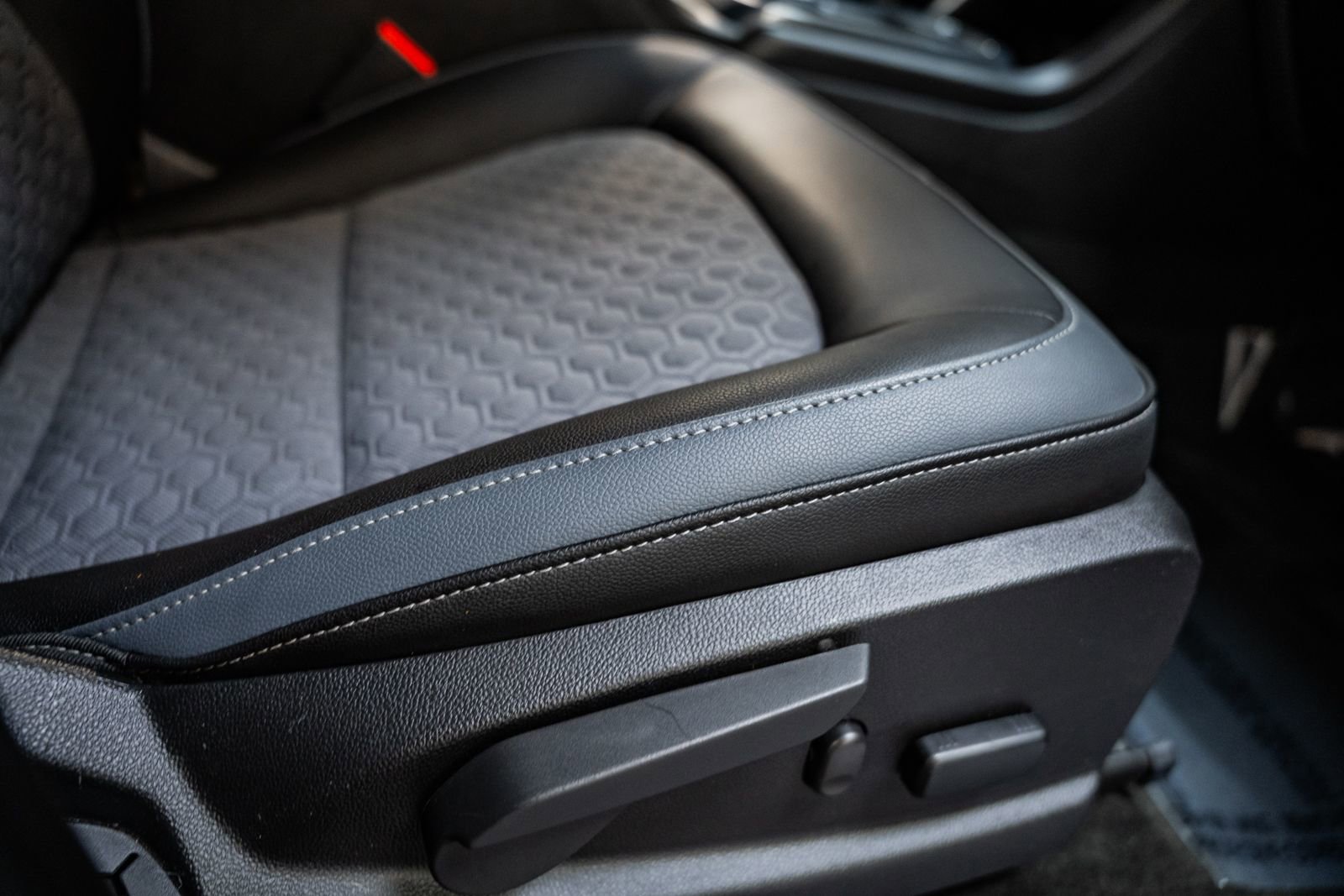 Used 2018 Chevrolet Colorado Z71 image 34