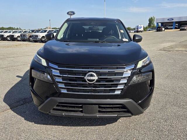 Used 2025 Nissan Rogue S FWD image 2